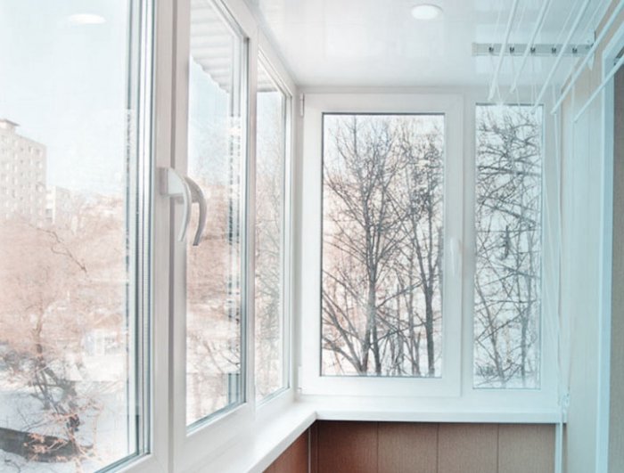 Можно ли стеклить балкон зимой?